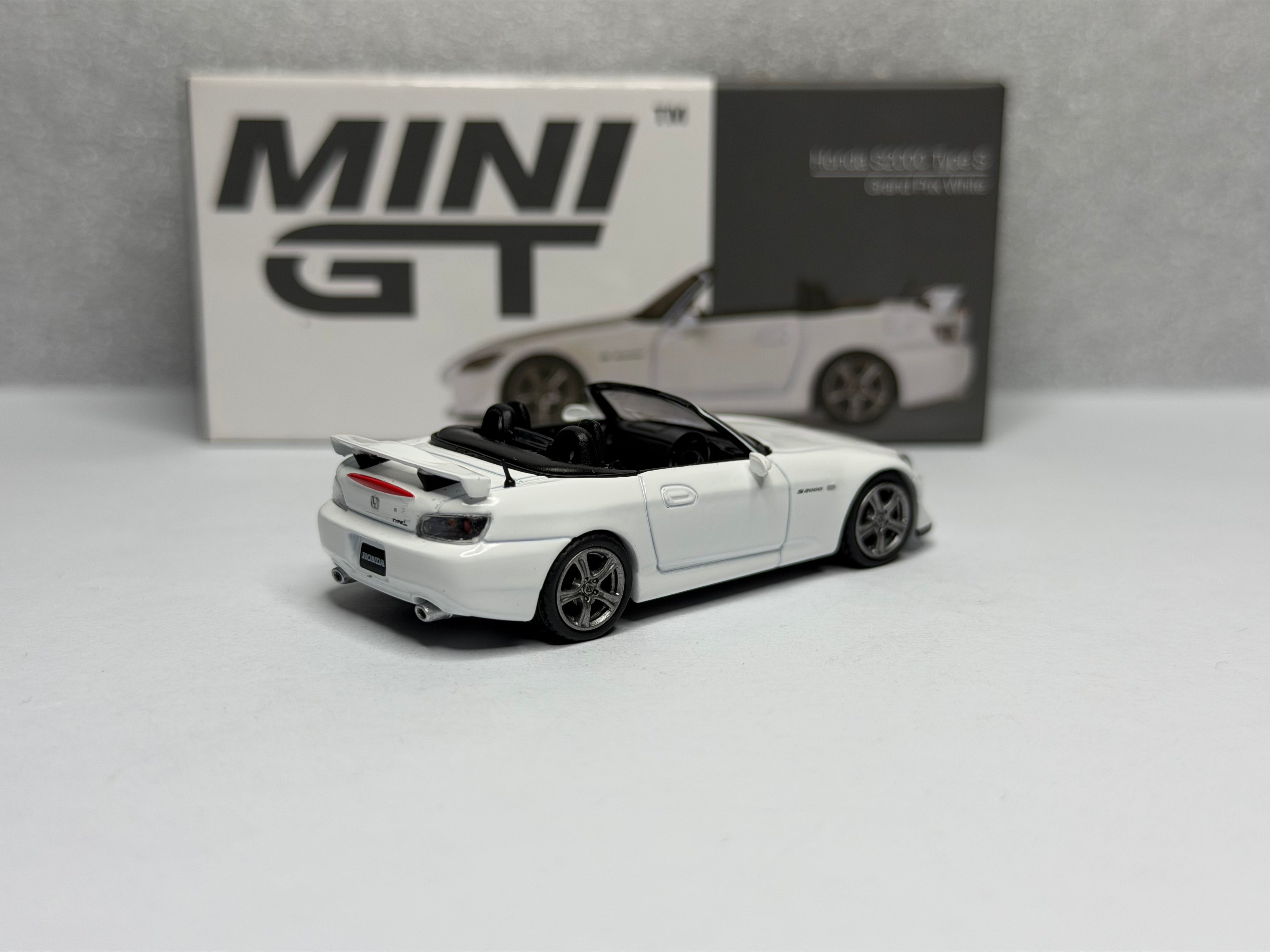 Mini GT 1:64 Honda S2000 Type-S Grand Prix White #349 Opened