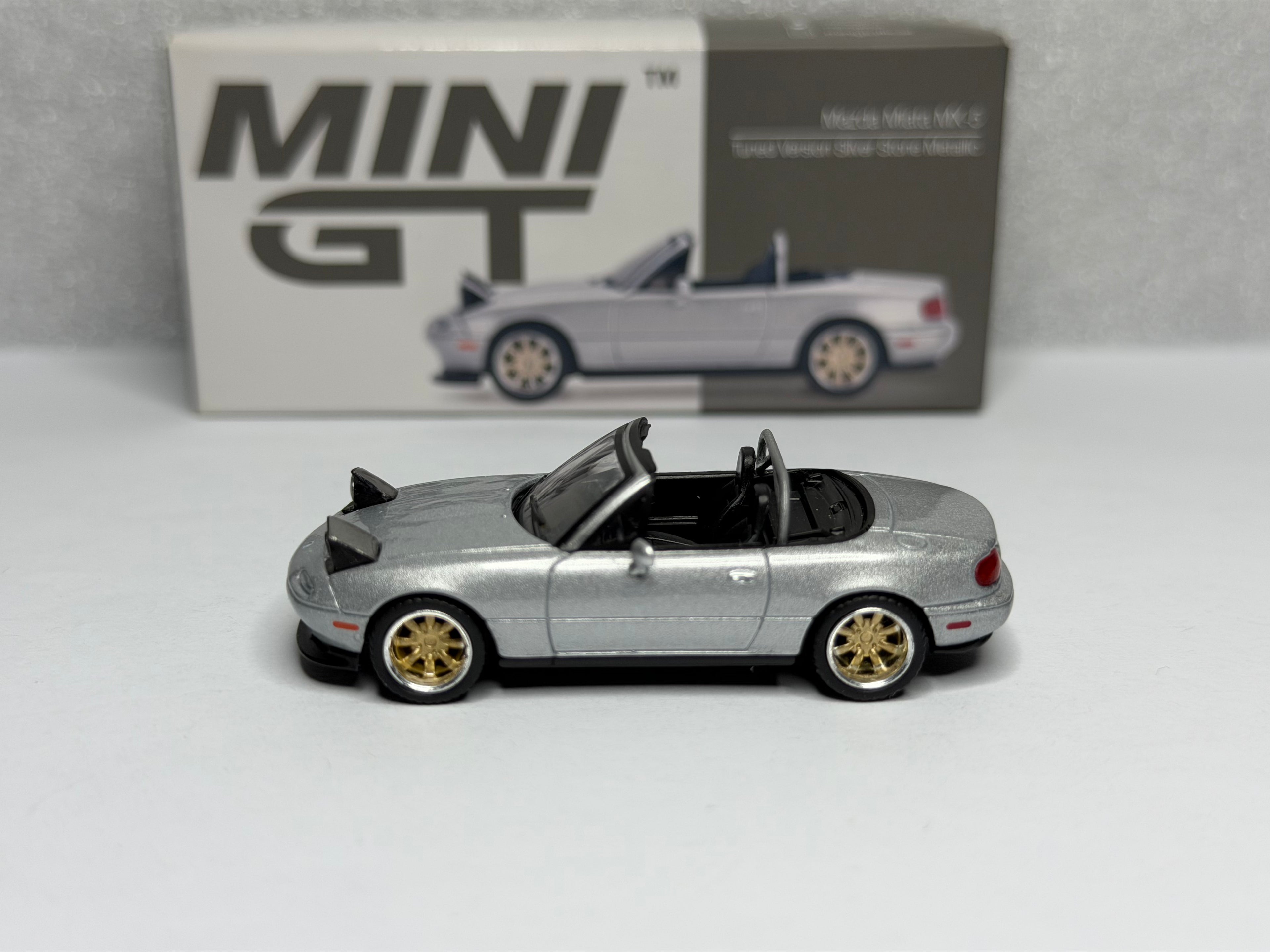 Mini GT 1:64 Mazda Miata MX-5 Tuned Version Silver Stone Metallic #407