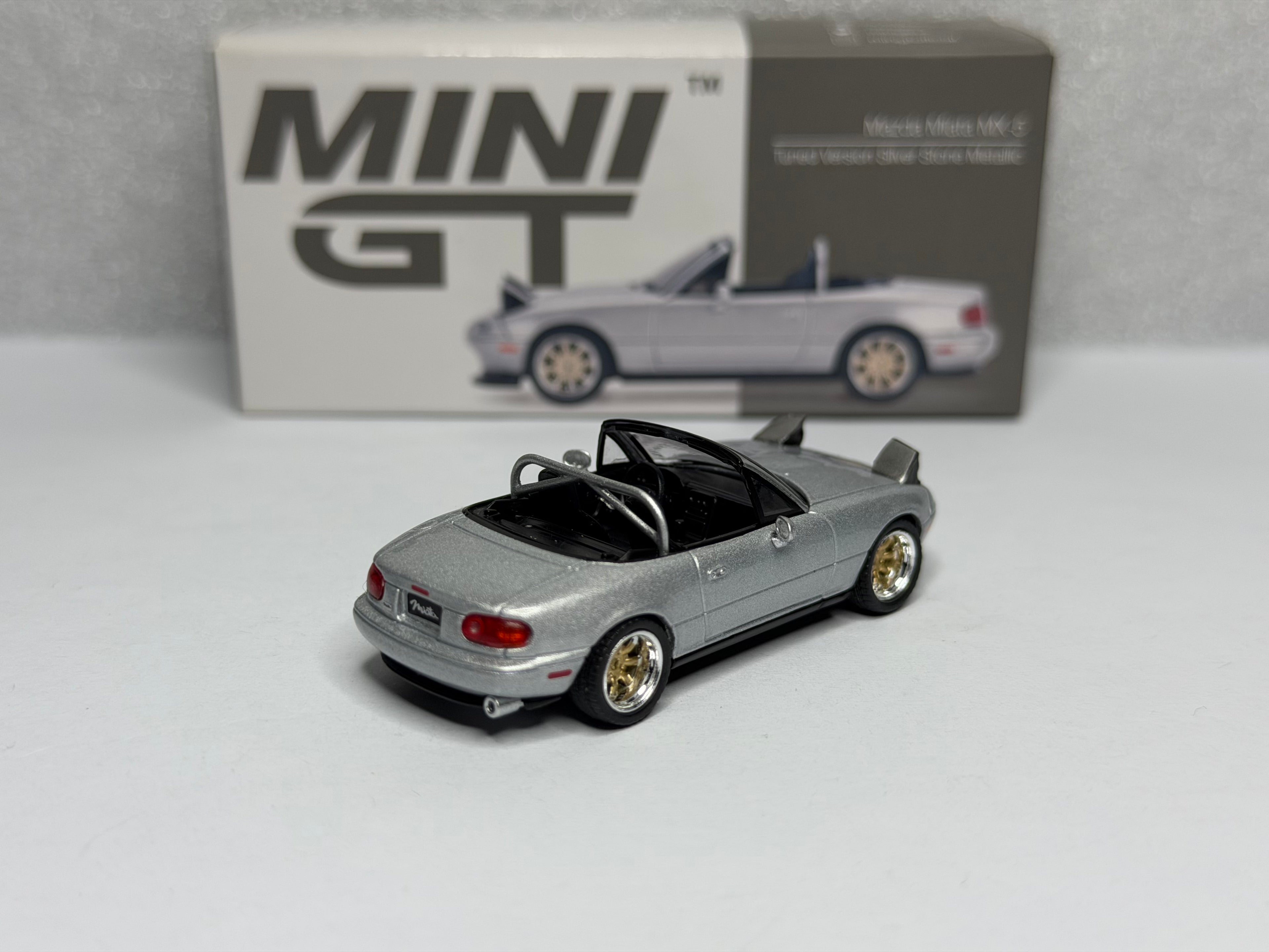 Mini GT 1:64 Mazda Miata MX-5 Tuned Version Silver Stone Metallic #407