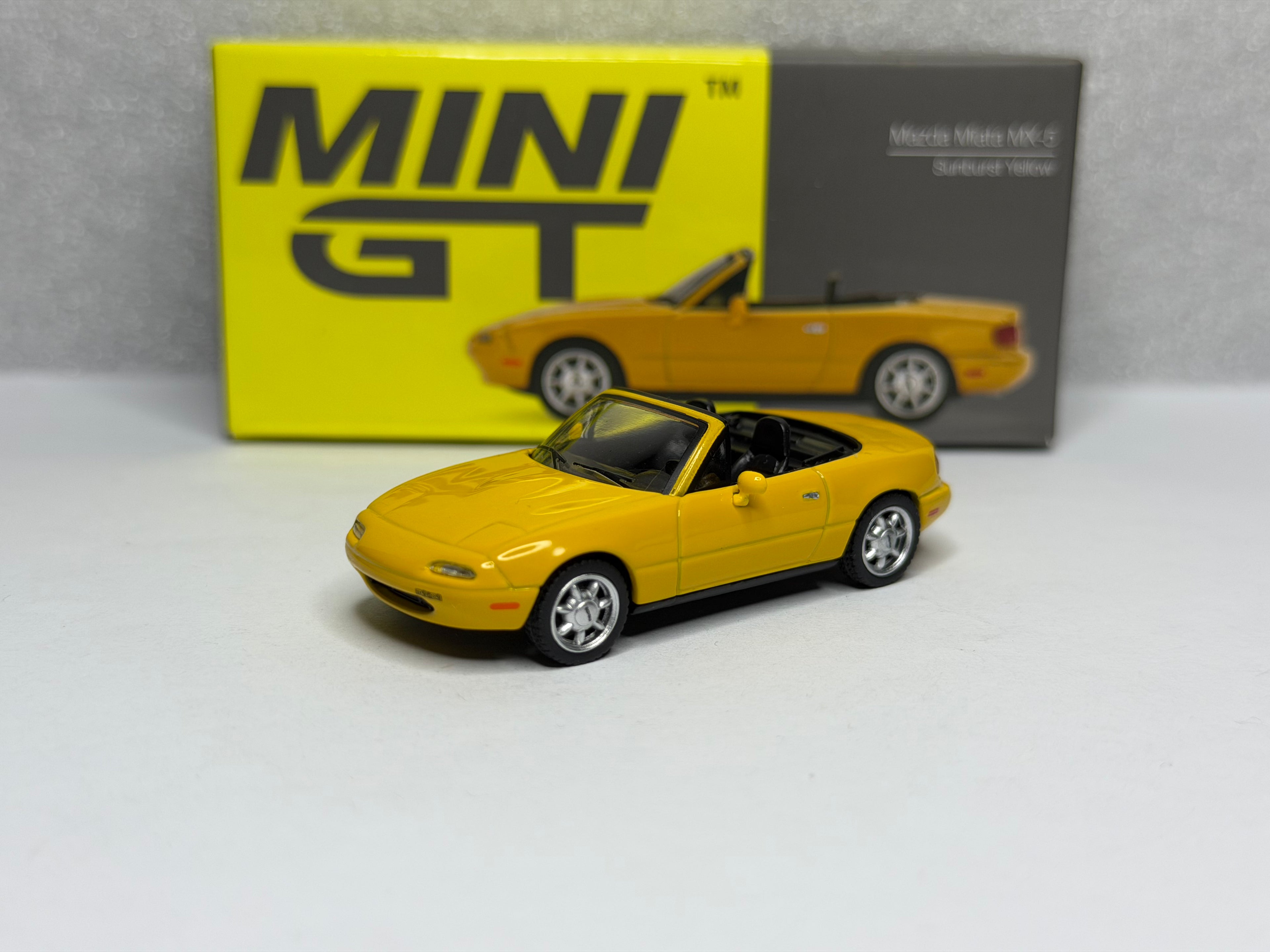 Mini GT 1:64 Mazda Miata MX-5 Sunburst Yellow #392