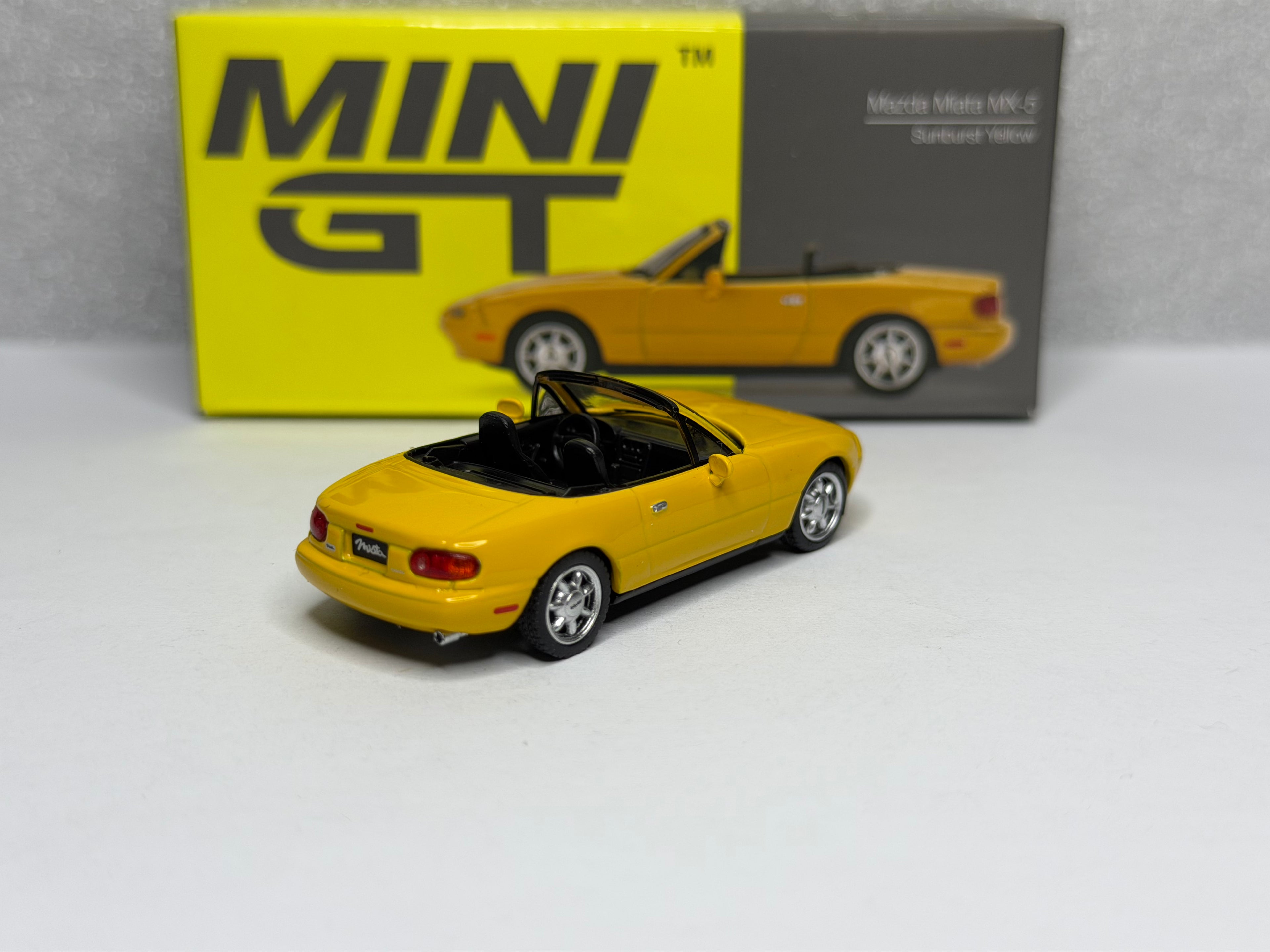 Mini GT 1:64 Mazda Miata MX-5 Sunburst Yellow #392