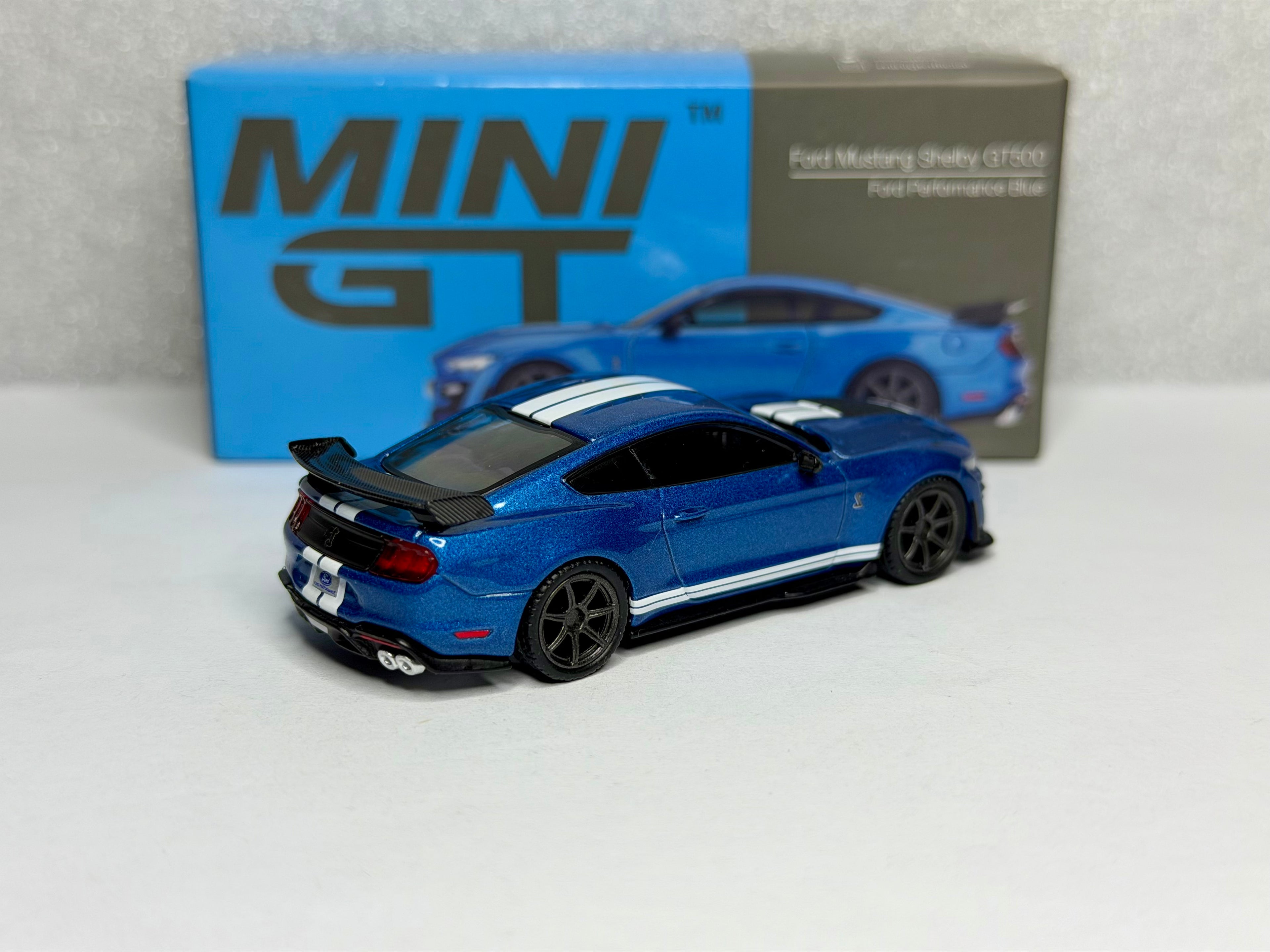 Mini GT 1:64 Ford Mustang Shelby GT500 Ford Performance Blue #268 Opened
