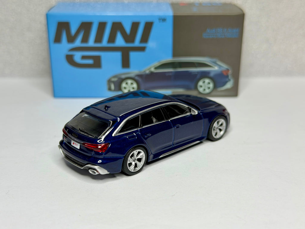 Mini GT 1:64 Audi RS6 Navarra Blue Metalic #186 Opened