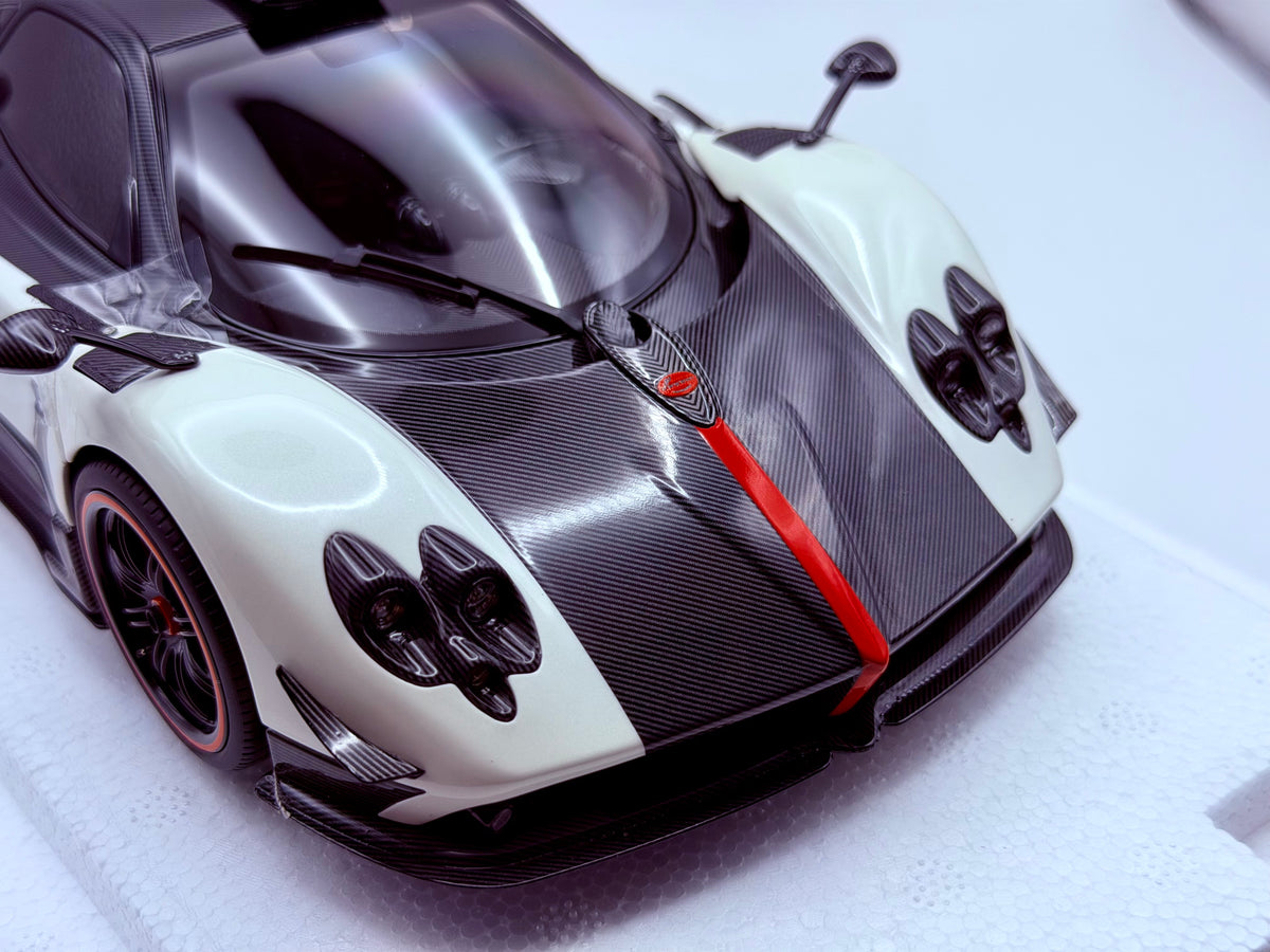 Almost Real 1:18 Pagani Zonda Cinque Coupe(Red Emblem)