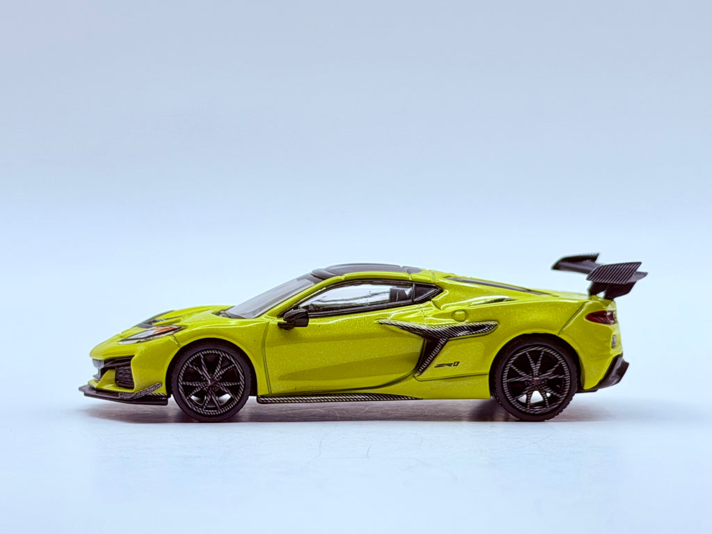 Mini GT 1:64 Chevrolet Corvette ZR1- Accelerate Yellow #1158
