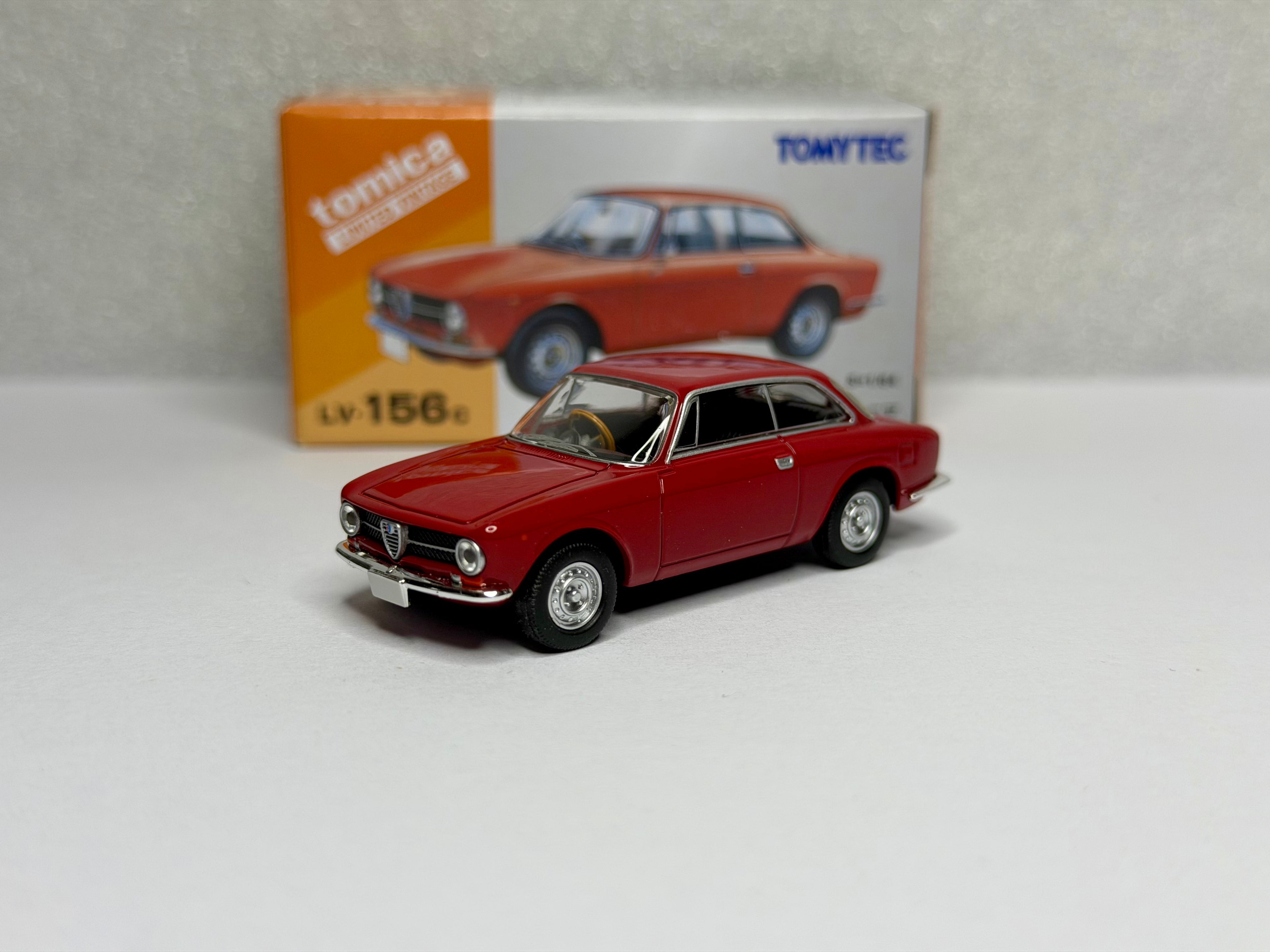 Tomica Limited Vintage 1:64 Alfa Romeo GT1600 Junior Red LV-156c