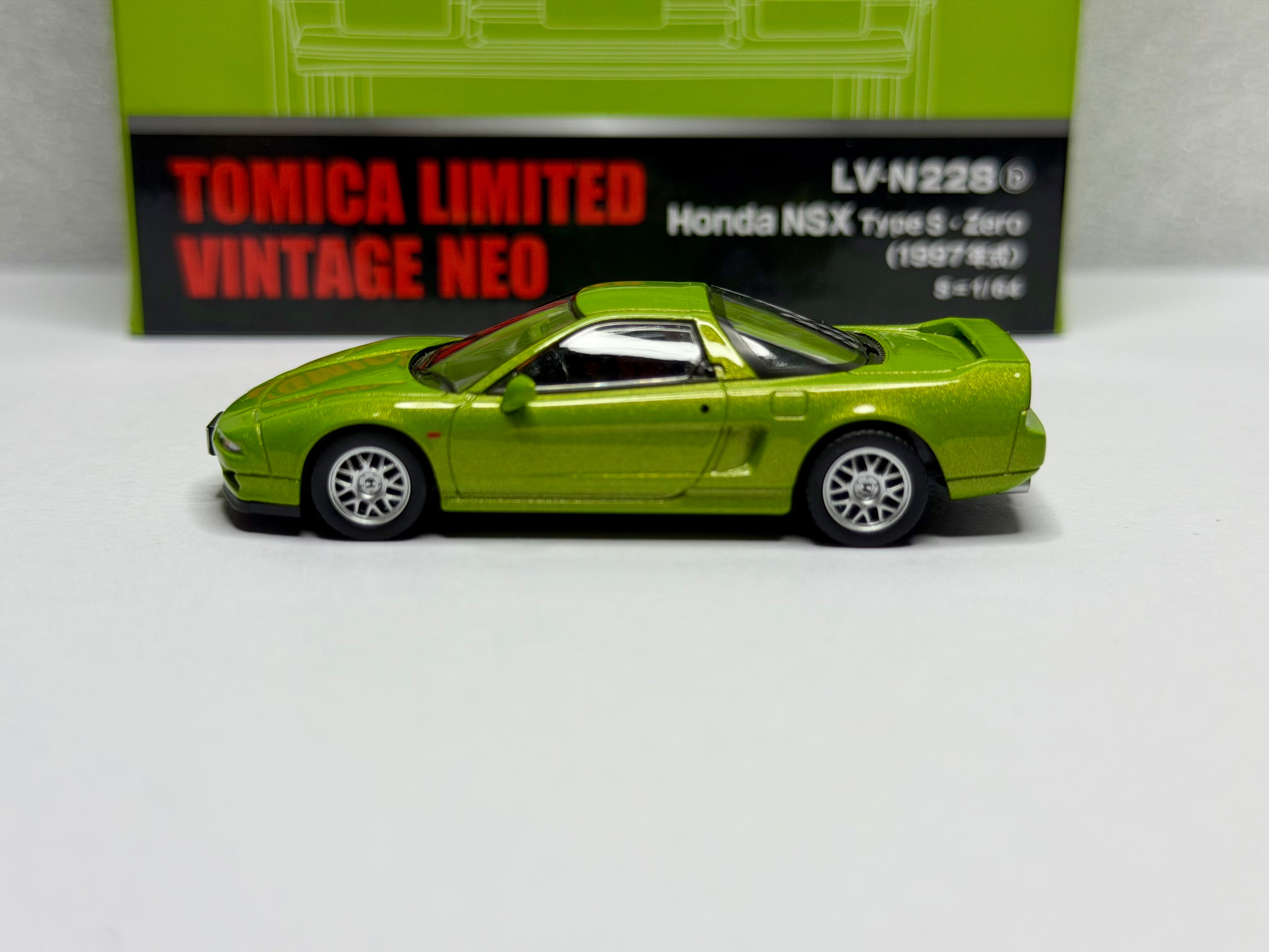 Tomica Limited Vintage 1:64 Honda NSX Type-S Zero Lime Green LV-N228b