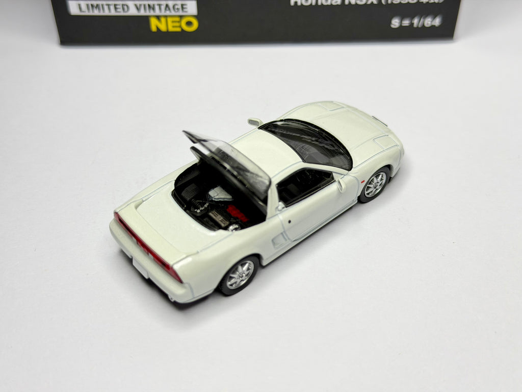 Tomica Limited Vintage 1:64 Honda NSX NA2 98' Neutron White Pearl LV-N345a