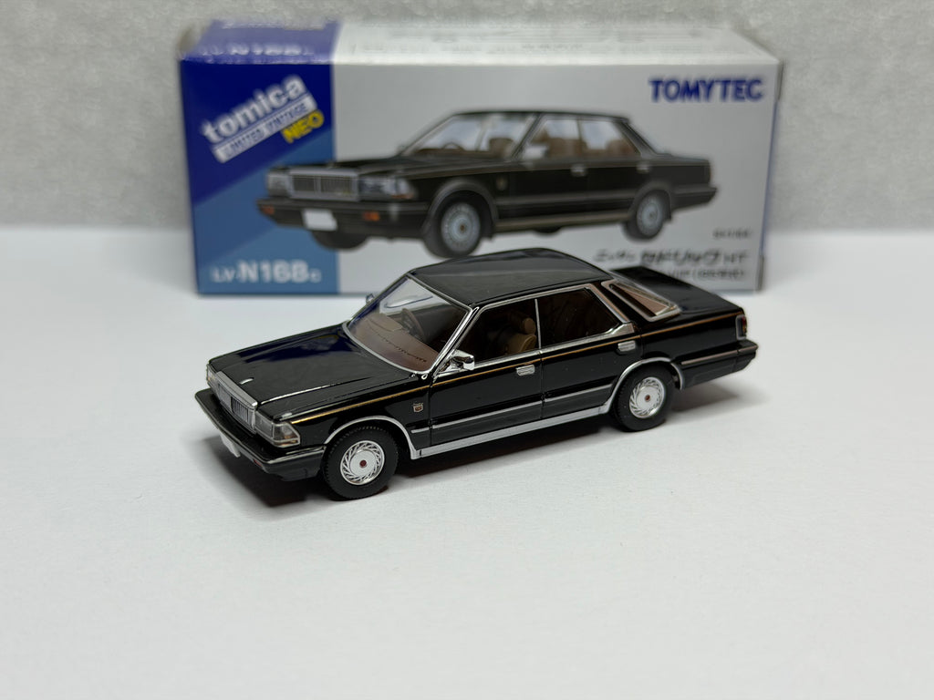 Tomica Limited Vintage 1:64 Nissan Cedric V30 Turbo Brougham VIP Black LV-N168c