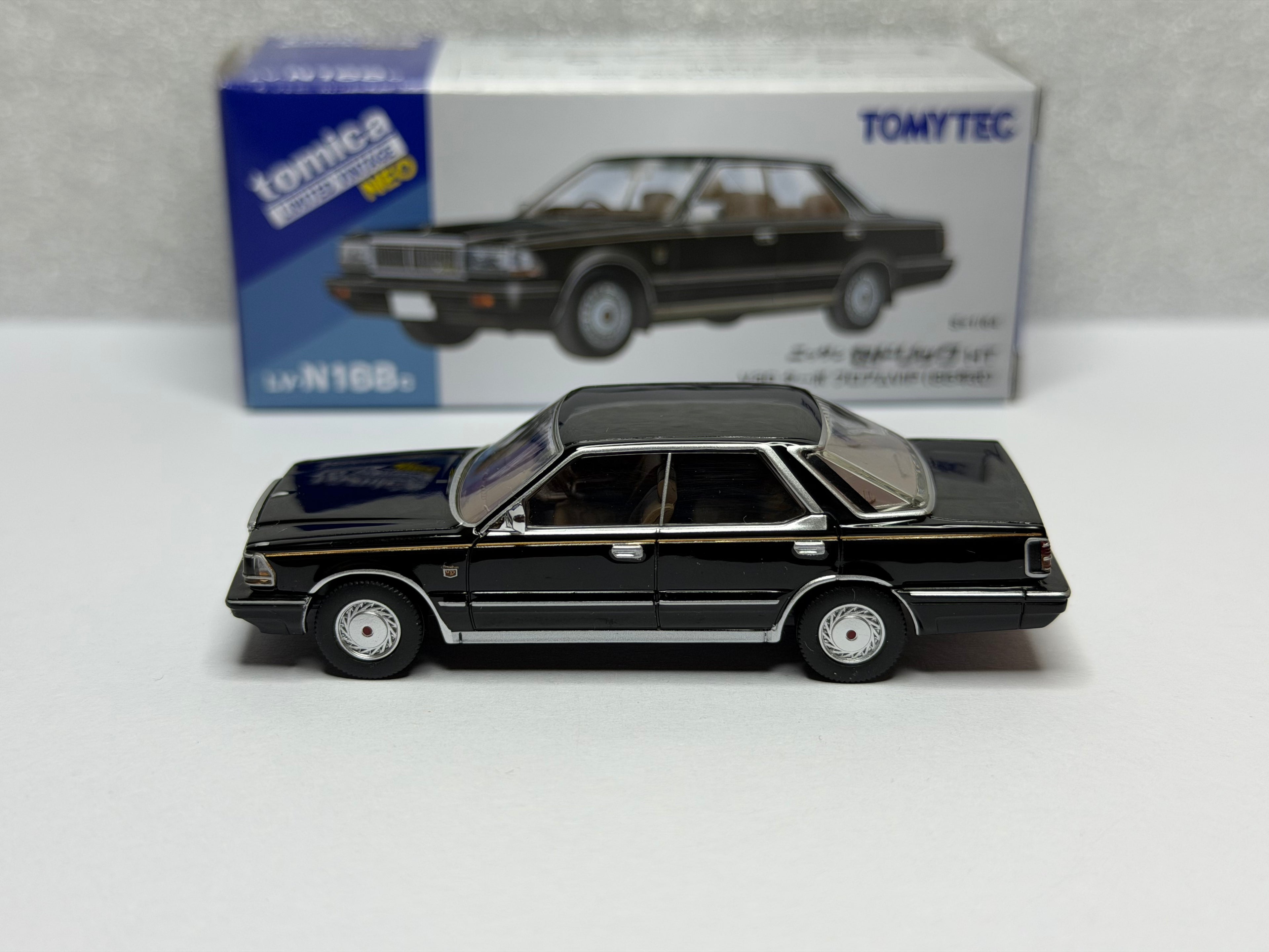 Tomica Limited Vintage 1:64 Nissan Cedric V30 Turbo Brougham VIP Black LV-N168c