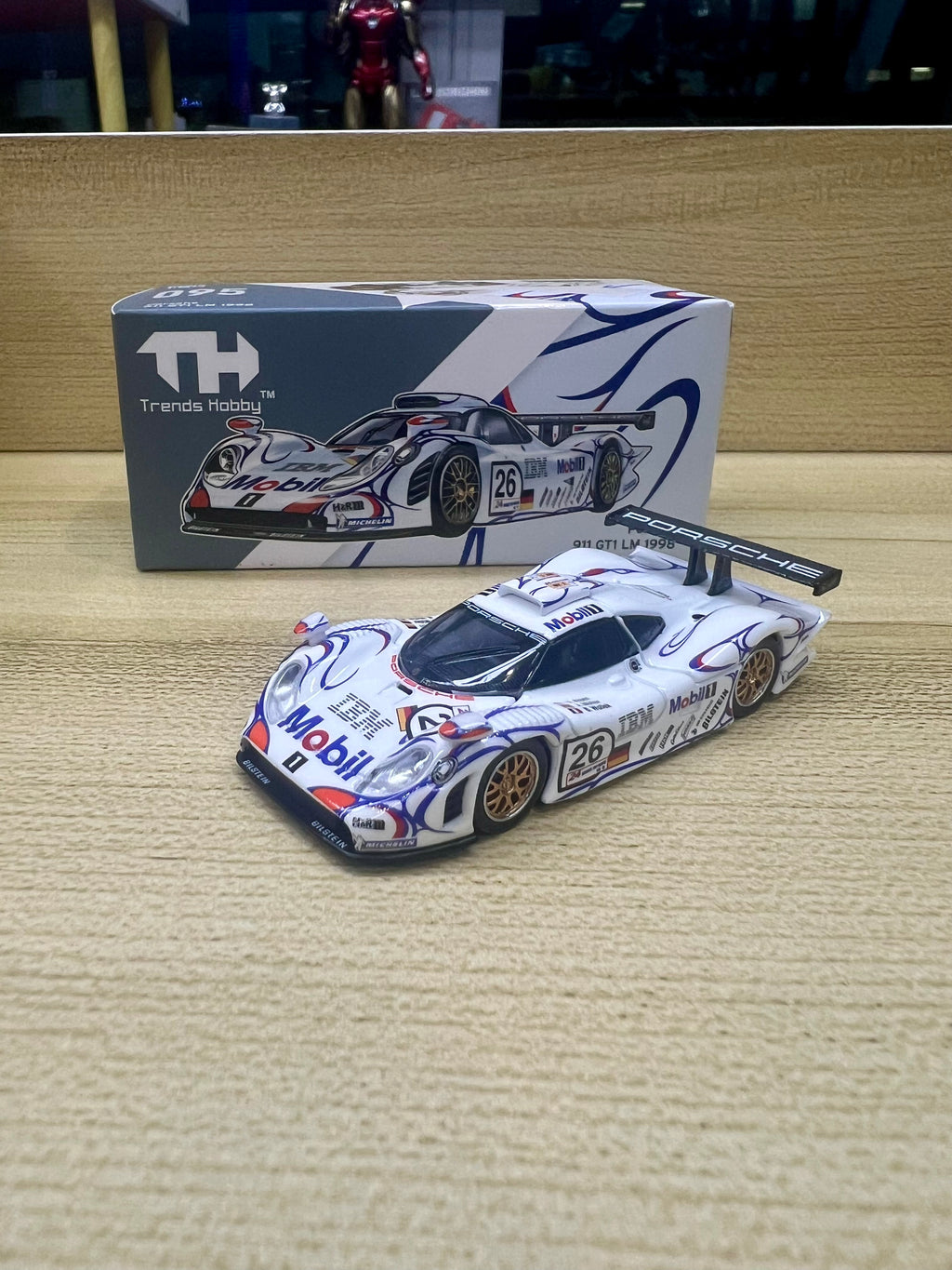 Trends Hobby 1:64 Porsche 911 GT1 LM 1998 White #26 Mobil Champion 241085(B)