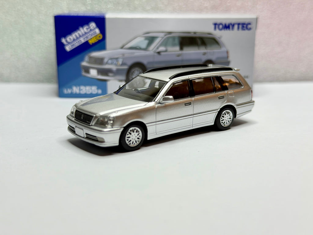 トミカリミテッドヴィンテージネオ 1/64 LV-N355a トヨタ クラウンエステート アスリートV（メタリックシルバー）