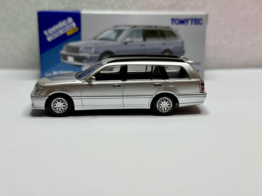 トミカリミテッドヴィンテージネオ 1/64 LV-N355a トヨタ クラウンエステート アスリートV（メタリックシルバー）