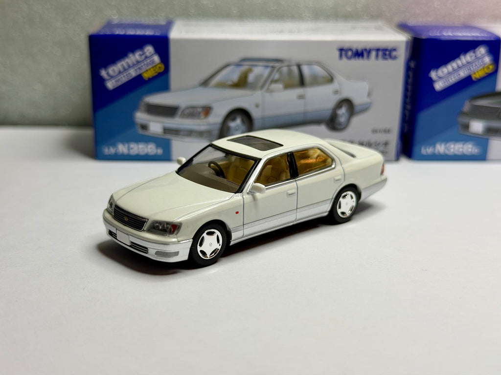 Tomica Limited Vintage 1/64 Toyota Celsior(Green/White) Japan Exclusive