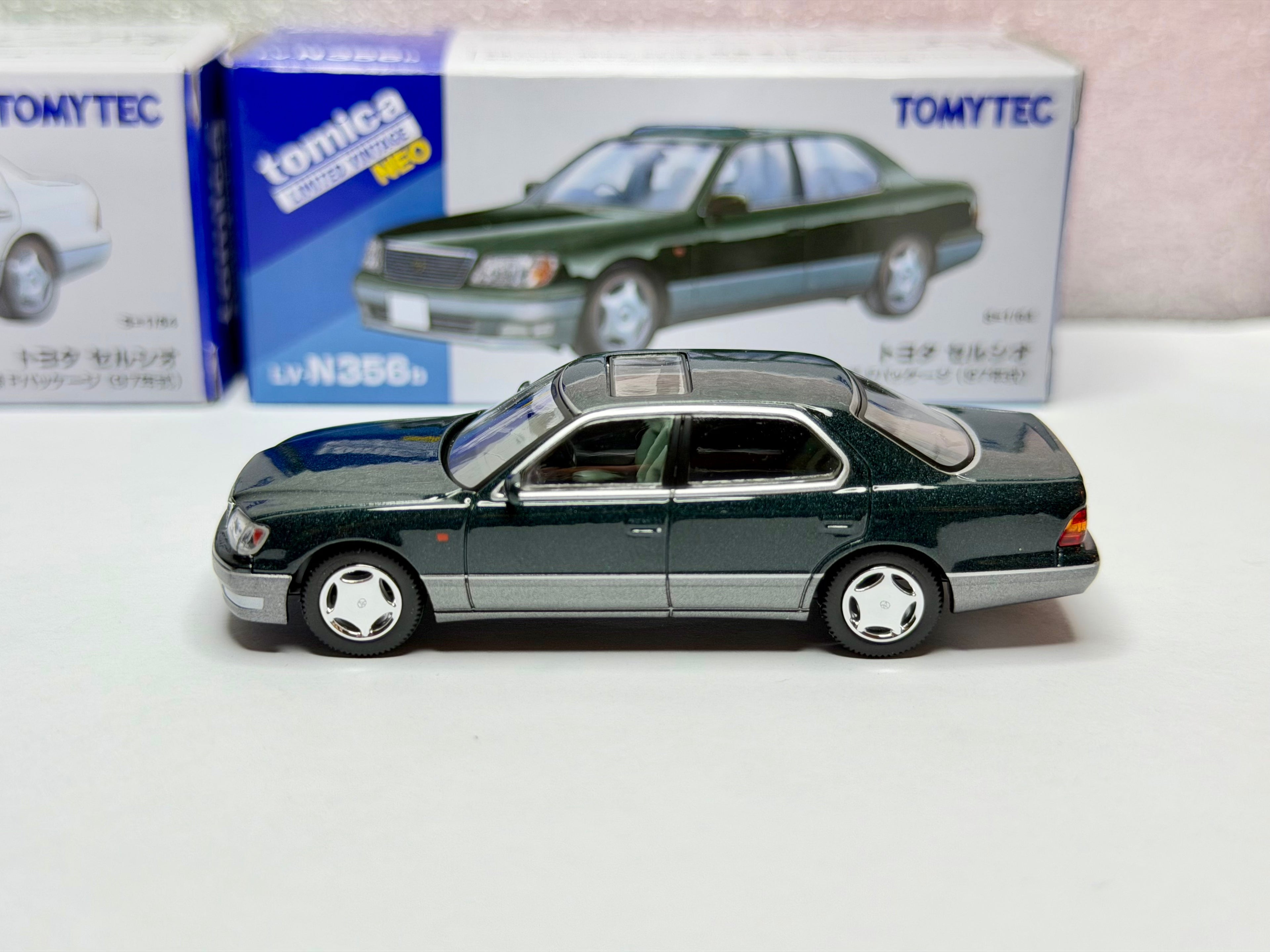Tomica Limited Vintage 1/64 Toyota Celsior(Green/White) Japan Exclusive