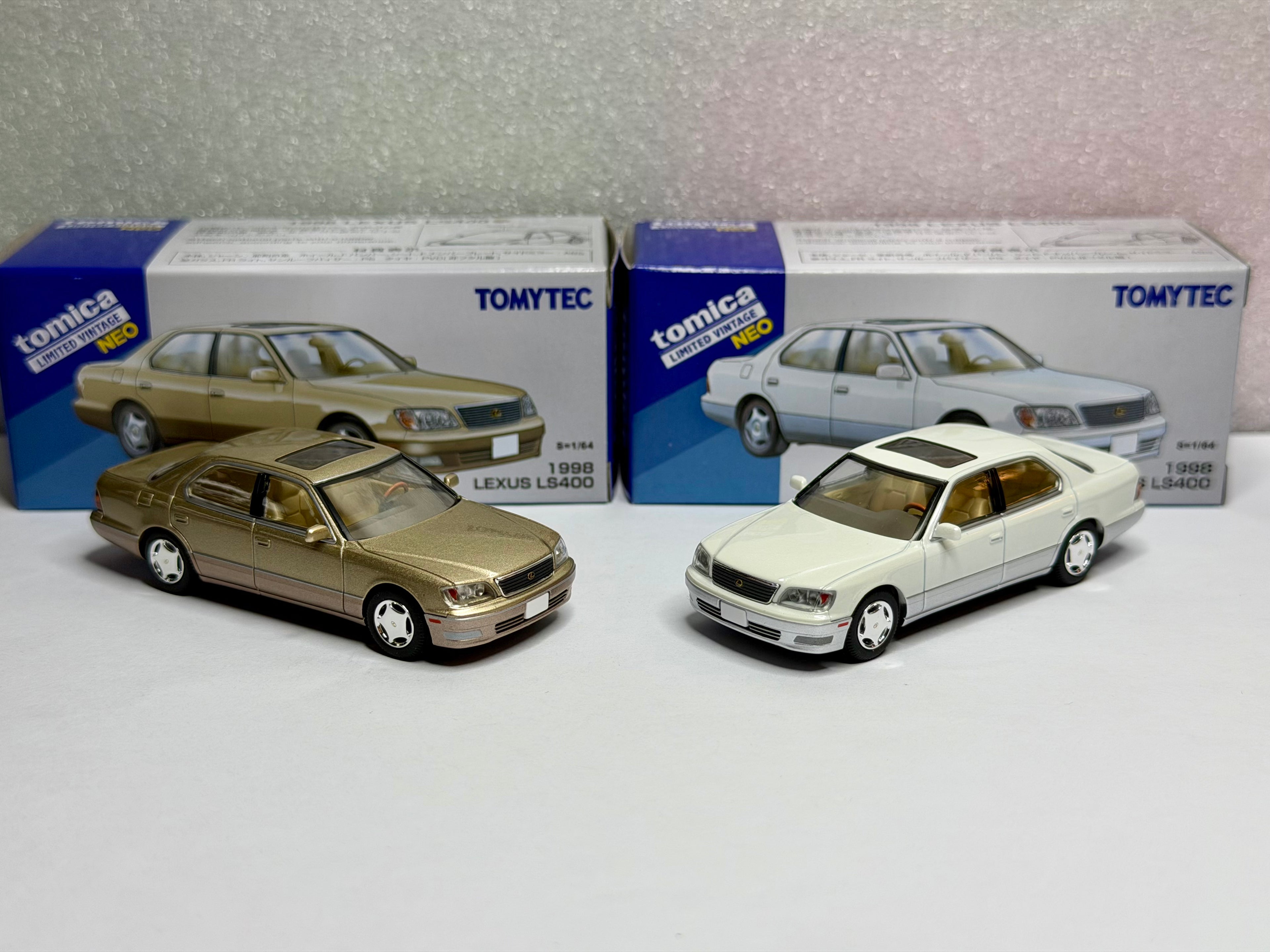 Tomica Limited Vintage 1/64 Lexus LS400(Gold/White) Hong Kong Exclusive