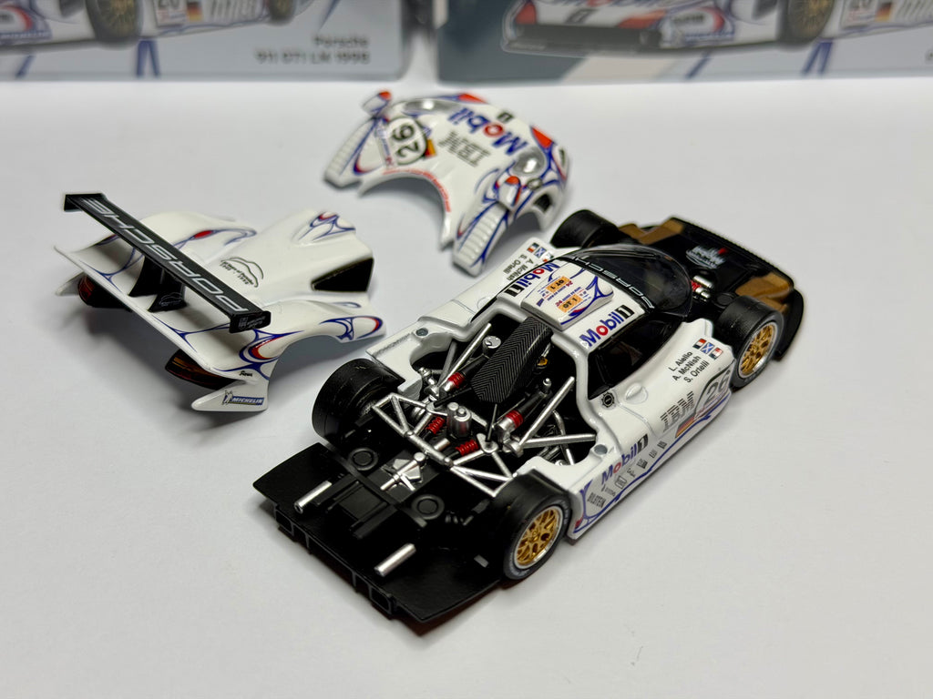 Trends Hobby 1:64 Porsche 911 GT1 LM 1998 White #26 Mobil Champion 241085(B)