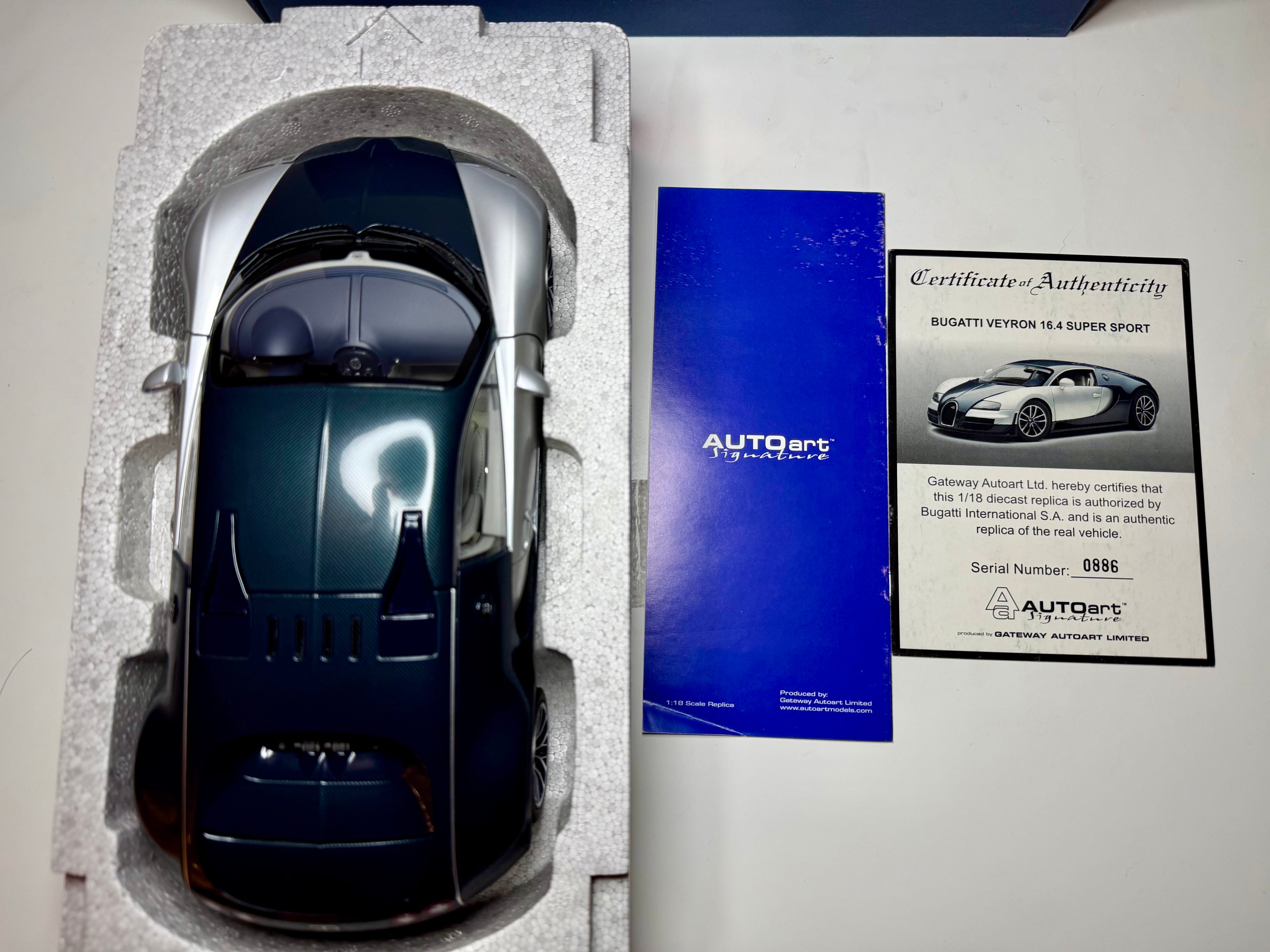 AUTOART 1:18 Bugatti Veyron Super Sport Dark Blue Carbon/Silver 70939