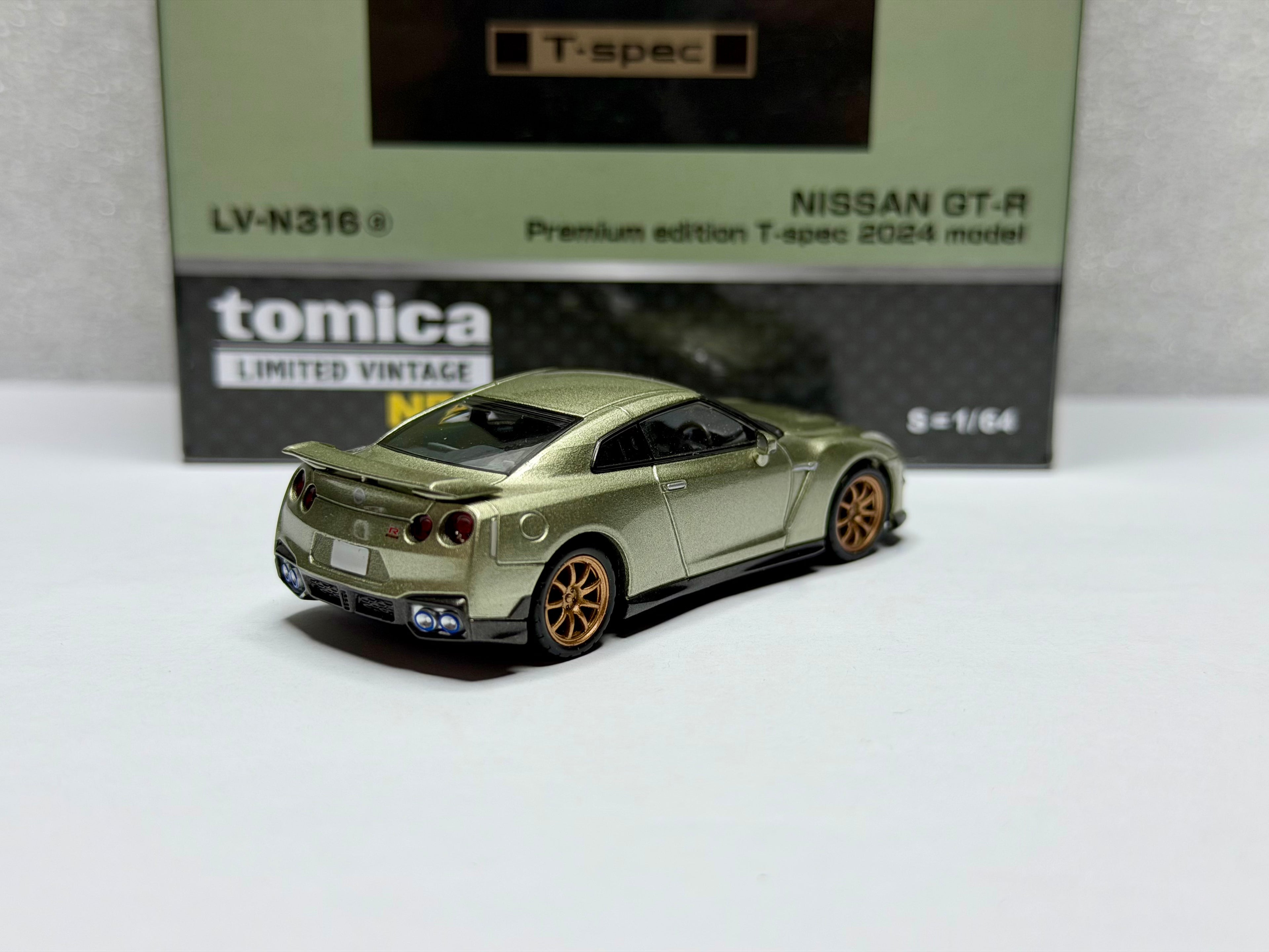 トミカリミテッドヴィンテージ 1/64 日産 GT-R T-Spec 2024 ミレニアムジェイド LV-N316a