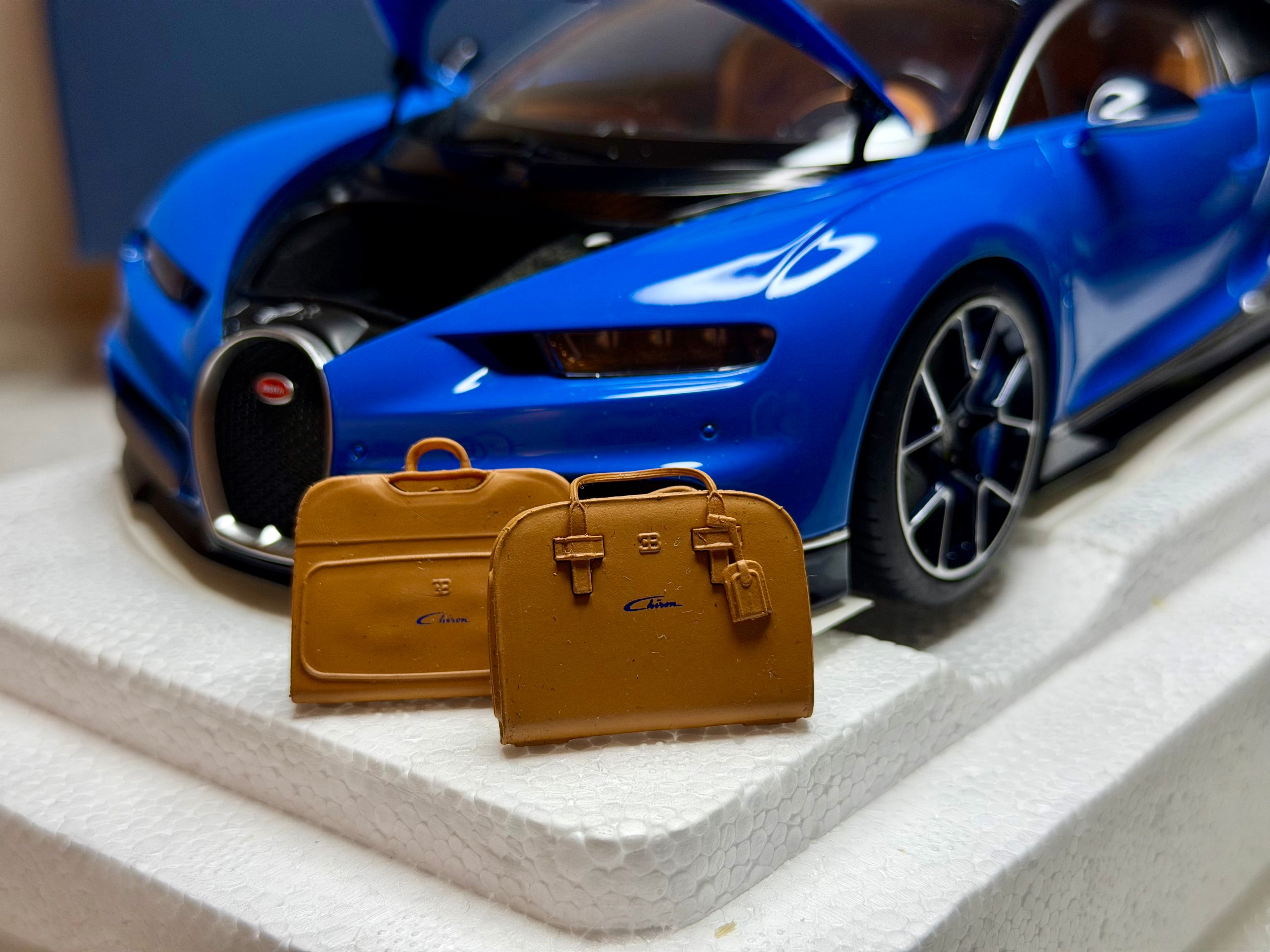 AUTOart 1:18 ブガッティ シロン ラウンチスペック フレンチレーシングブルー/アトランティックブルー ミントコンディション 超希少