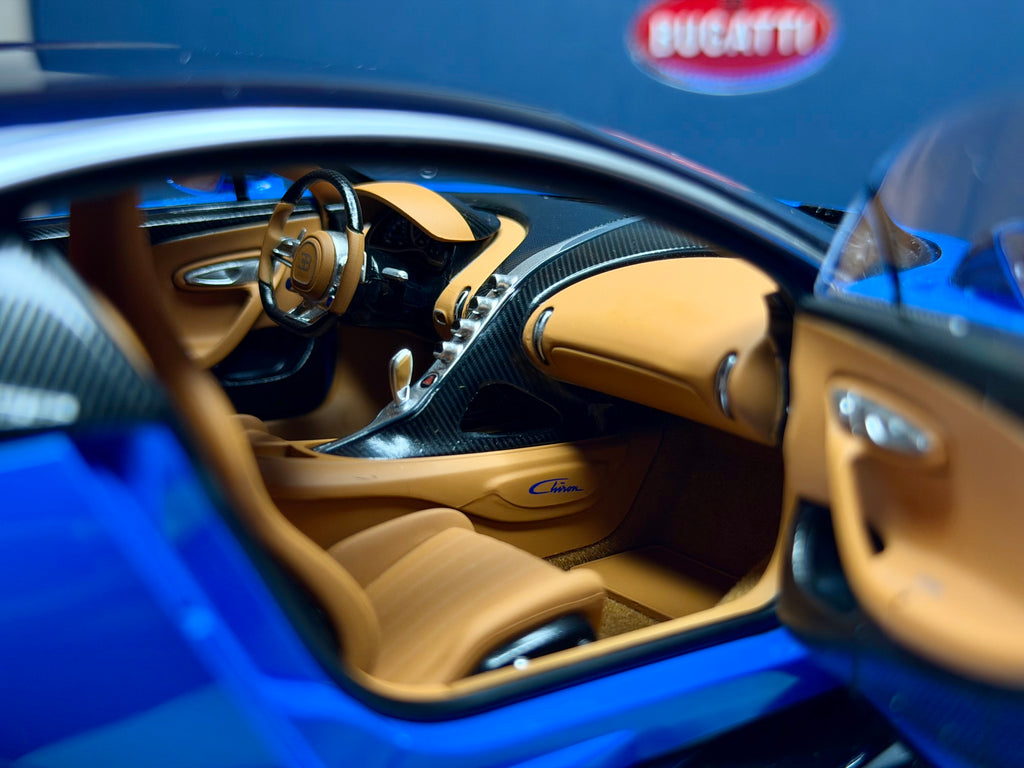 AUTOart 1:18 ブガッティ シロン ラウンチスペック フレンチレーシングブルー/アトランティックブルー ミントコンディション 超希少