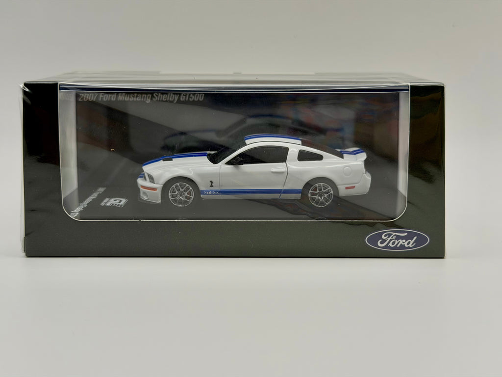 Motorhelix x Greenlight 1:64 Ford Mustang Shelby GT500 2007 White with Blue Stripe