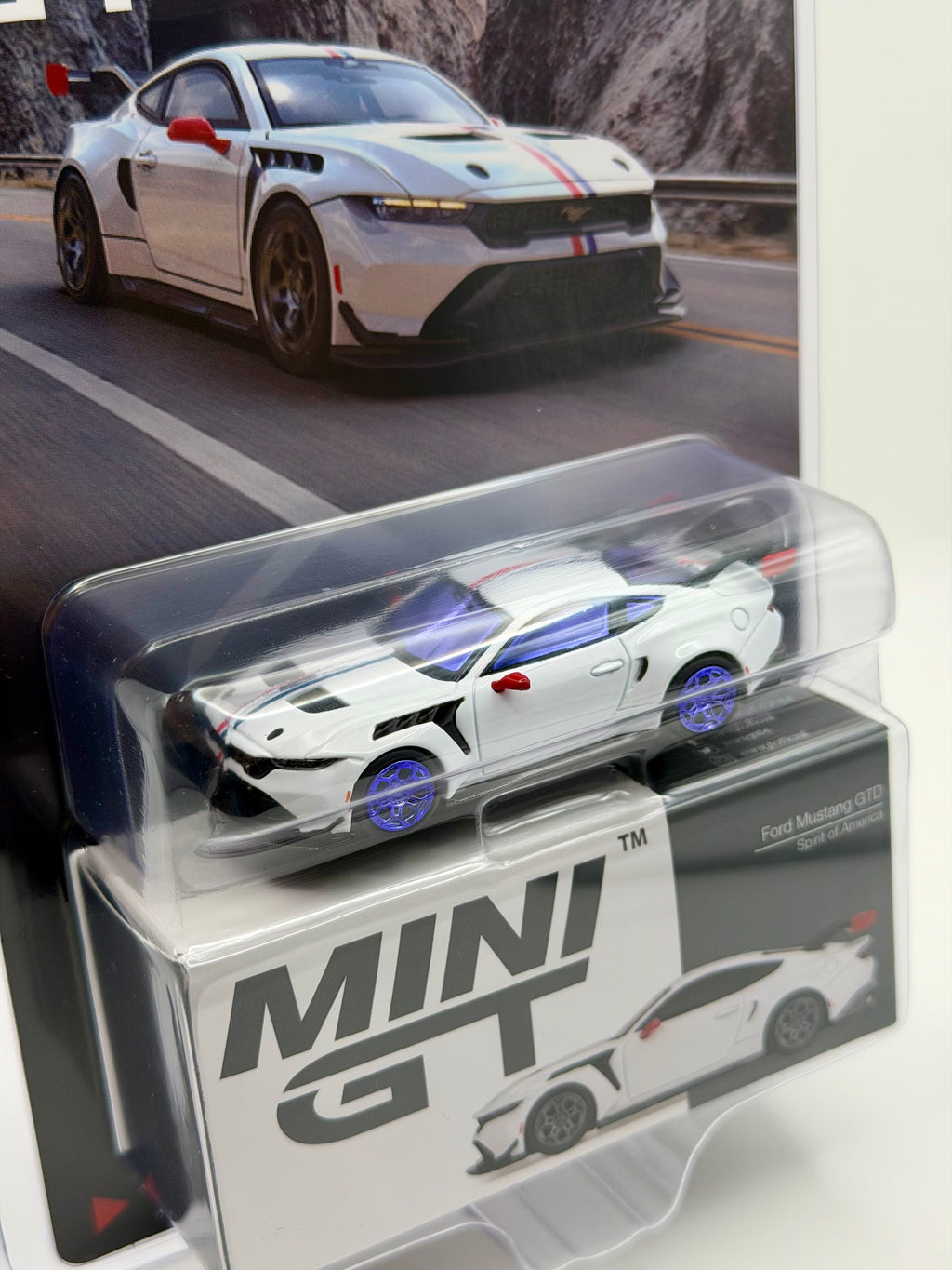 CHASE! Mini GT 1:64 Ford Mustang GTD Spirit of America – White #1097