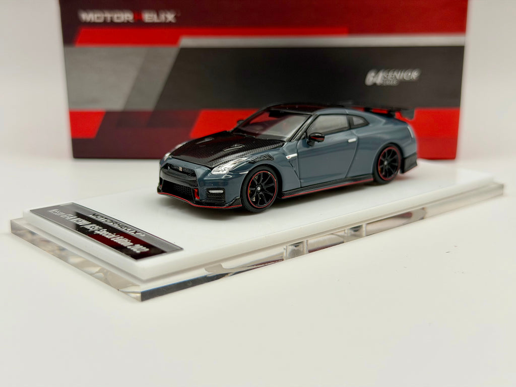 Motorhelix 1:63 Nissan GT-R R35 Nismo 22'(Stealth Gray/Vibrant Red)