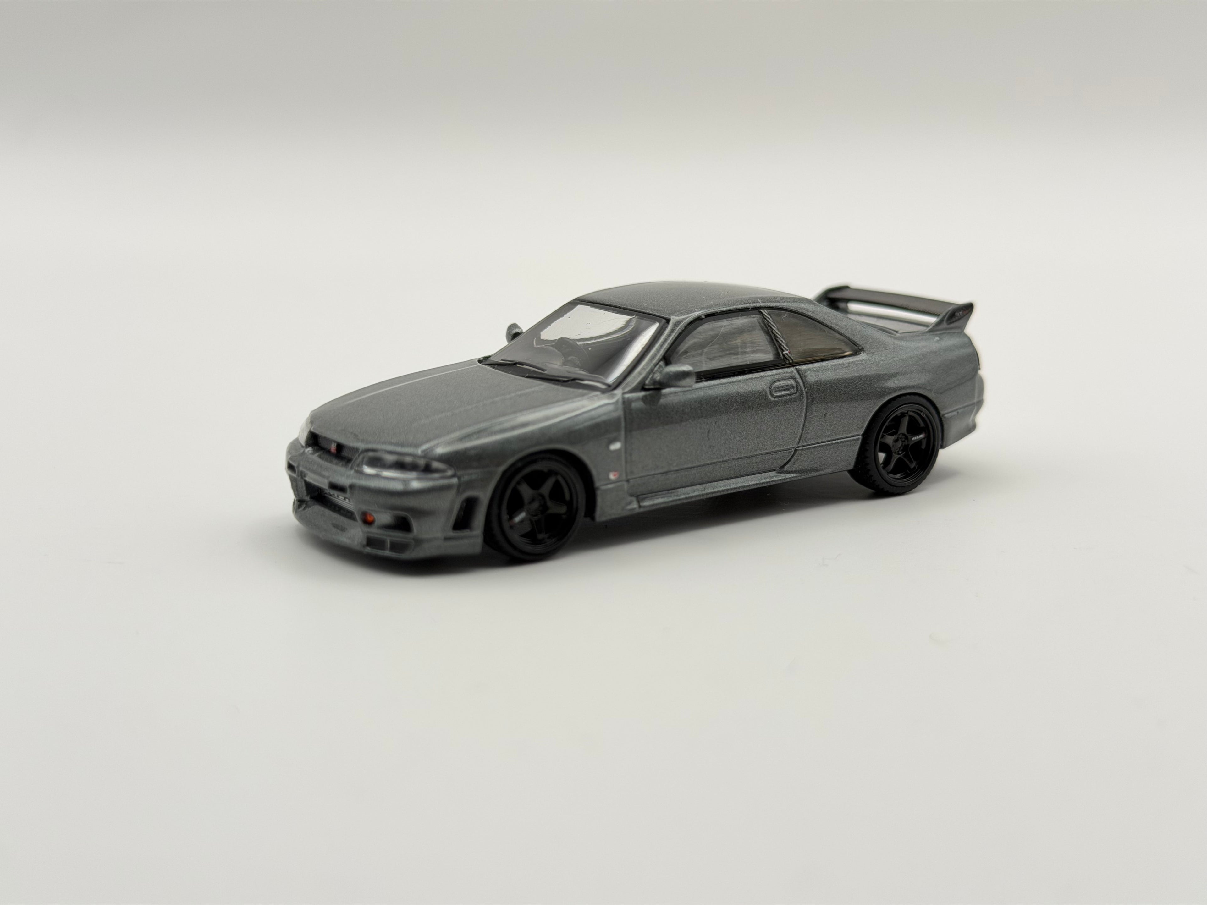 Mini GT 1:64 NISSAN Skyline GT-R Dark Metal Gray (NISMO BCNR33 CRS Version) #1128