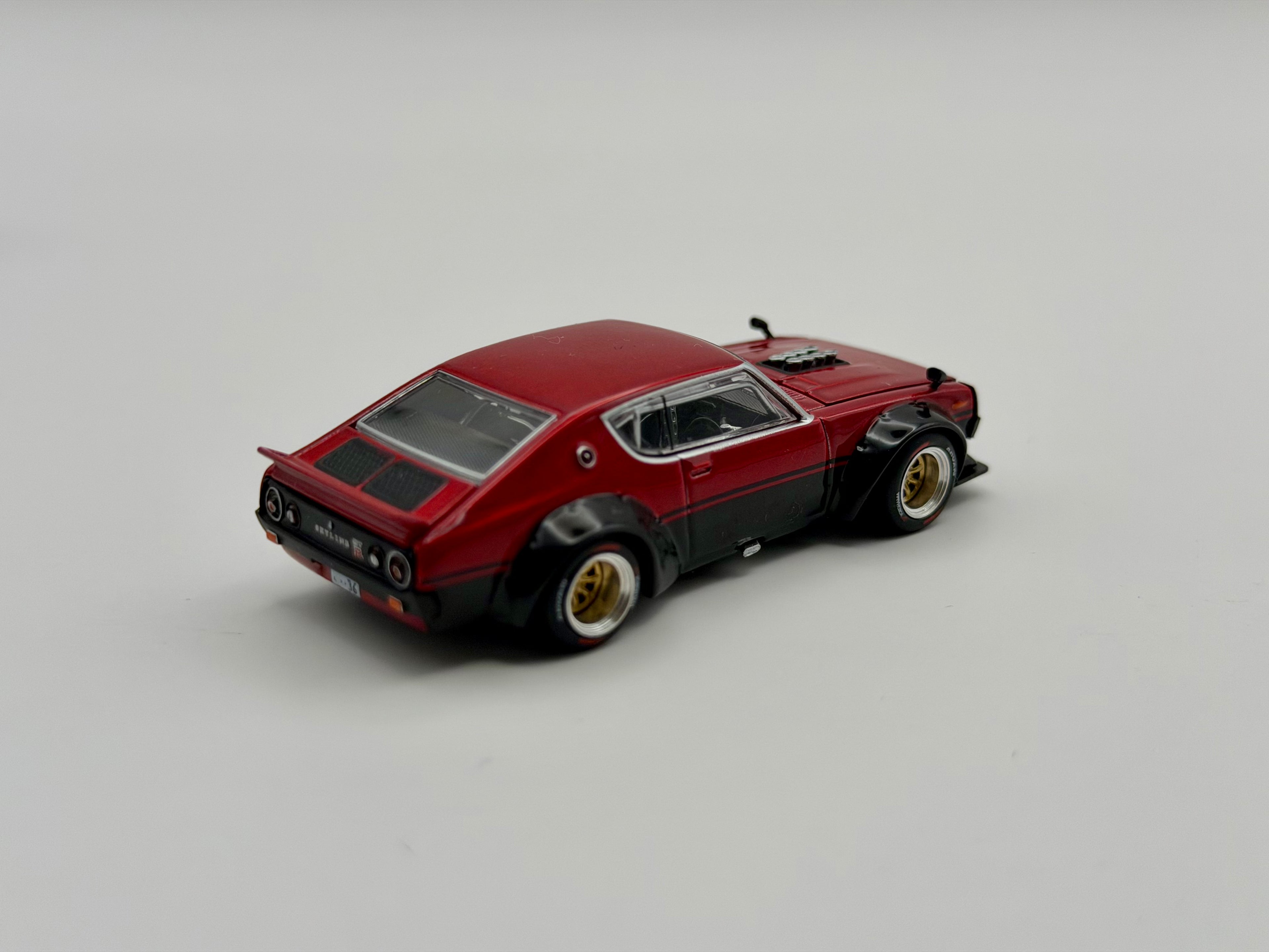 Pop Race 1/64 KPGC110 Kenmeri – Red/Black
