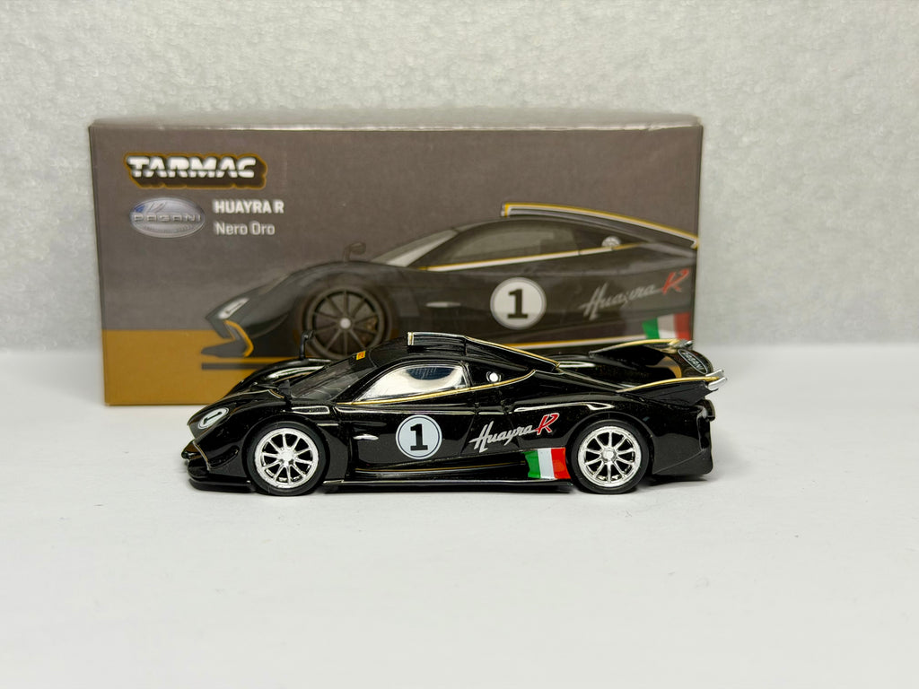 CHASE! Tarmac works 1/64 Pagani Huayra R Nero Oro opened