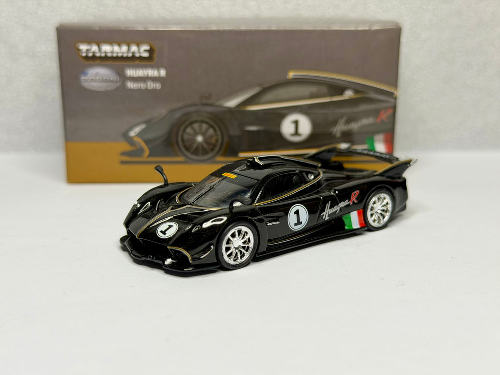 CHASE! Tarmac works 1/64 Pagani Huayra R Nero Oro opened