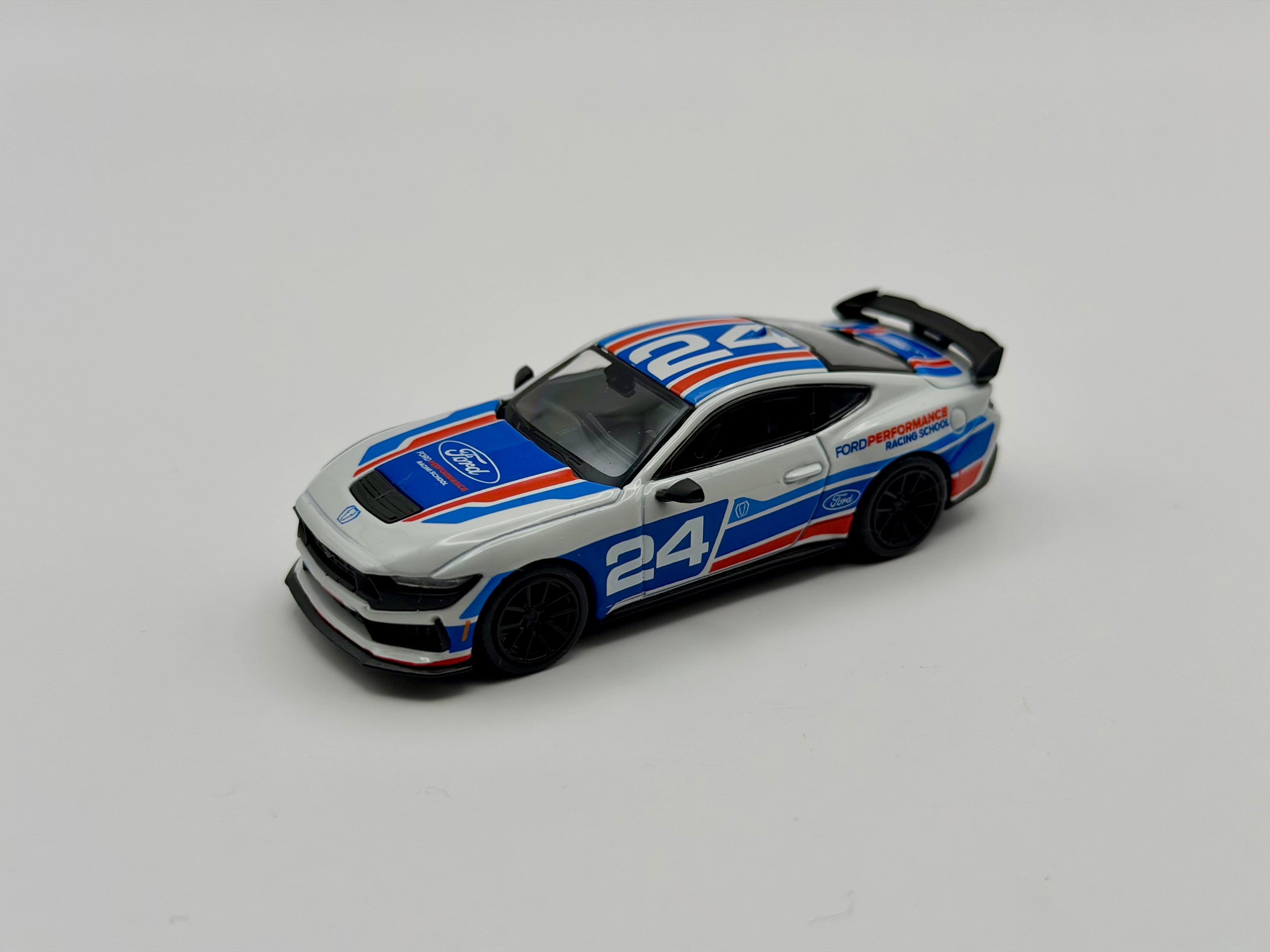 Mini GT 1:64 Ford Mustang Dark Horse #24 Ford Performance Racing School #1172