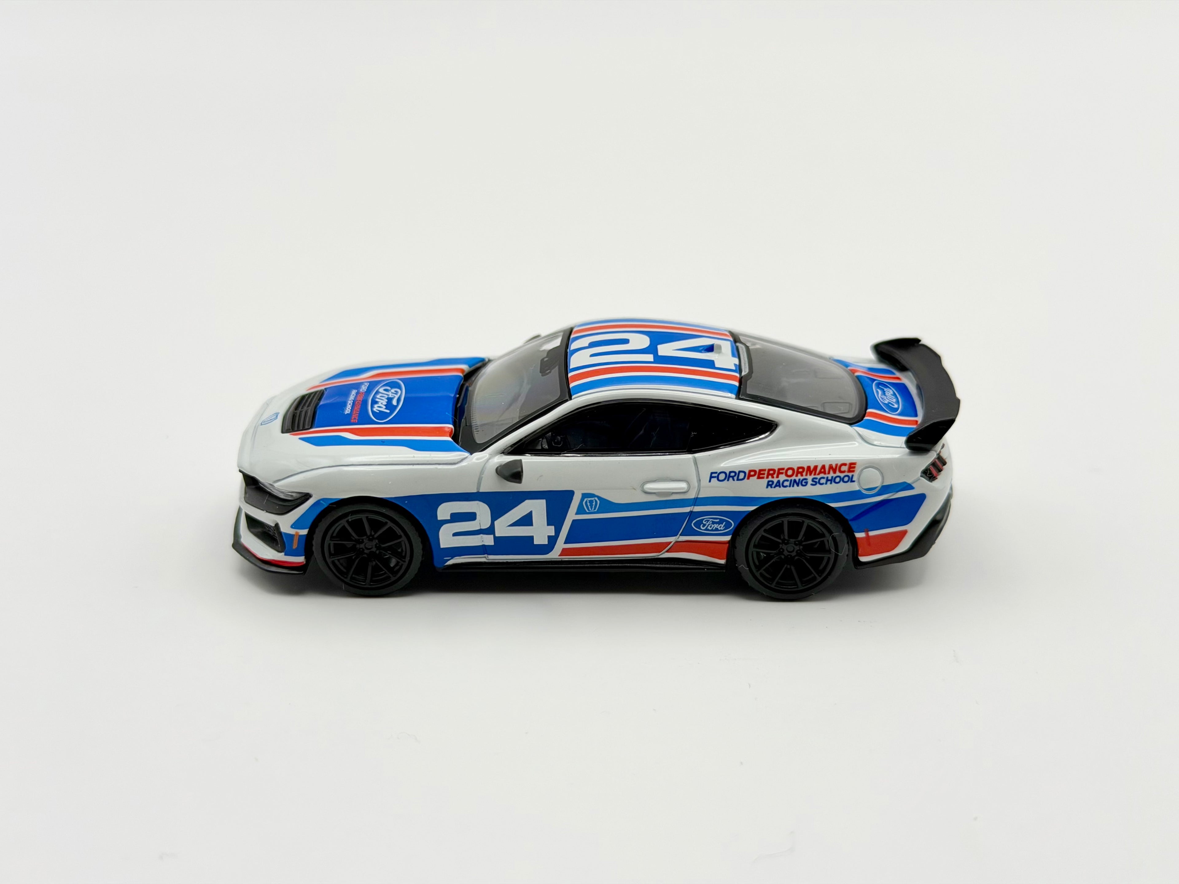 Mini GT 1:64 Ford Mustang Dark Horse #24 Ford Performance Racing School #1172