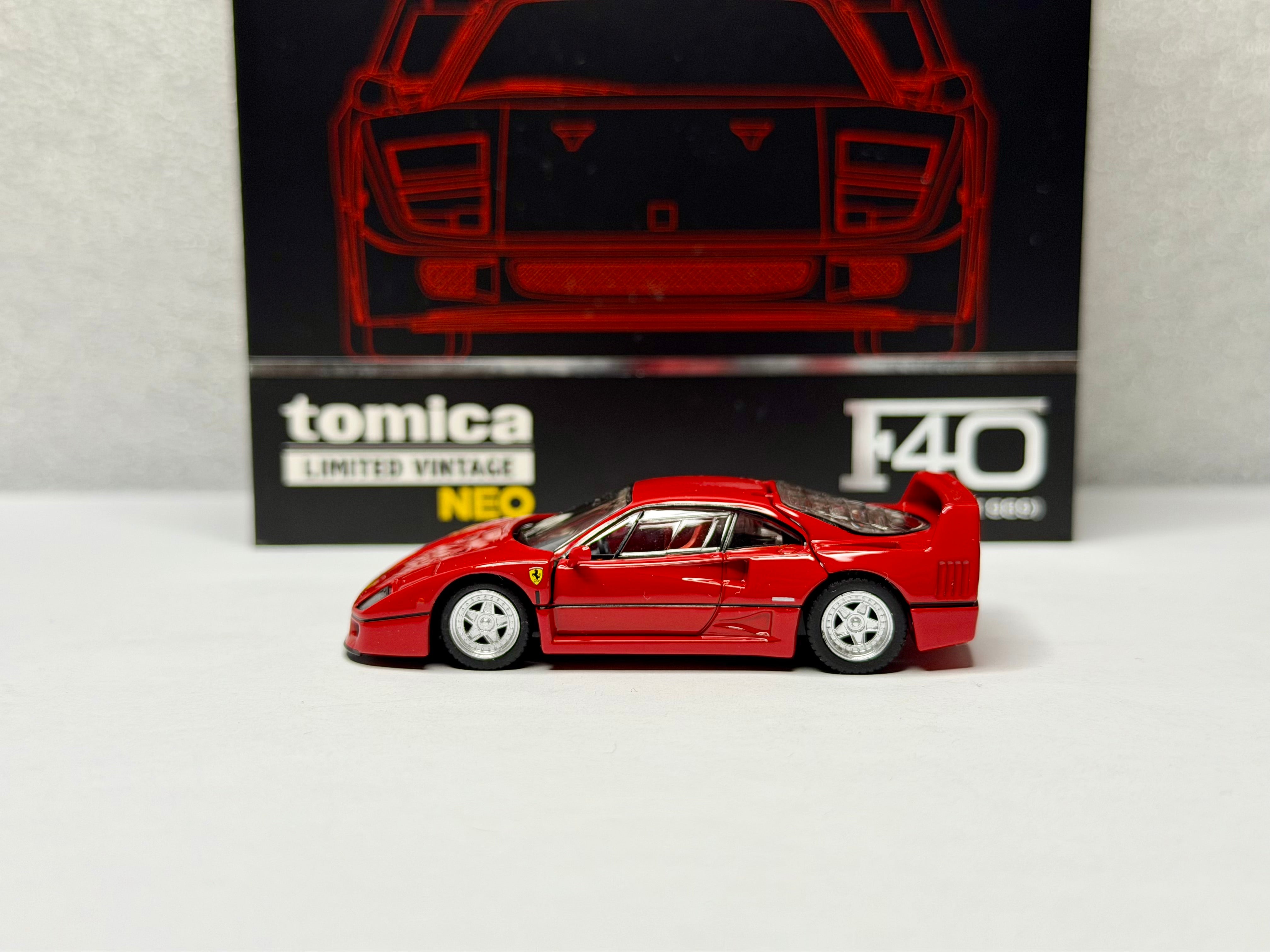 1⁄64 フェラーリ ネオ TLV-NEO トミカリミテッドヴィンテージ F40
