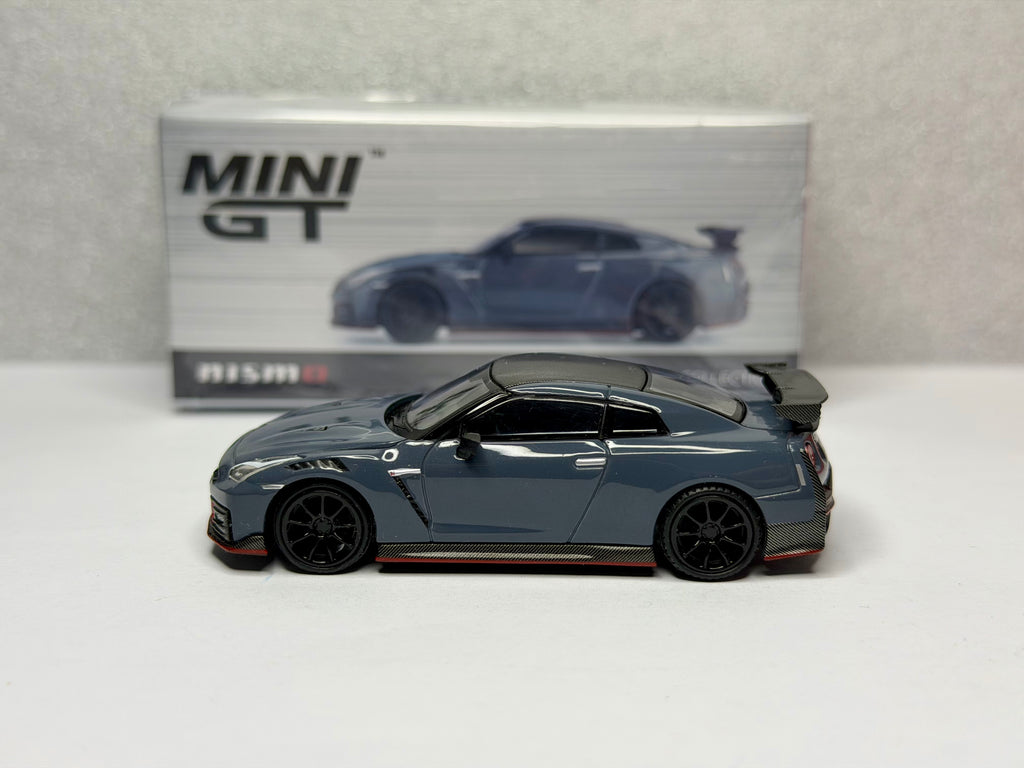 Mini GT 1/64 Nissan GT-R R35 Nismo Japan Omori Factory Packaging Exclusive