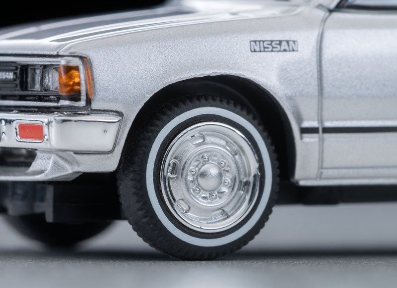 (Preorder) Tomica Limited Vintage 1:64 LV-N374b Nissan Truck King Cab (Silver) US Spec